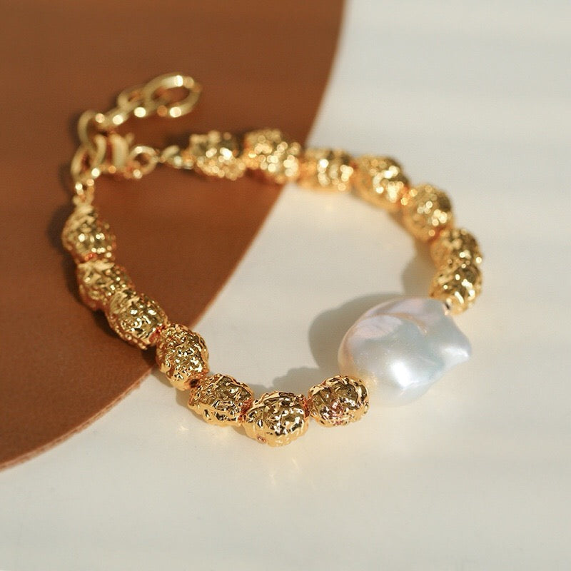 Niche Metallic Baroque Pearl bracelets