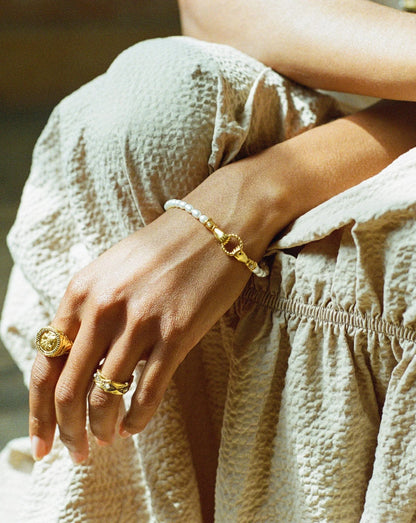 Hand in Hand Romantic Pearl Bracelet